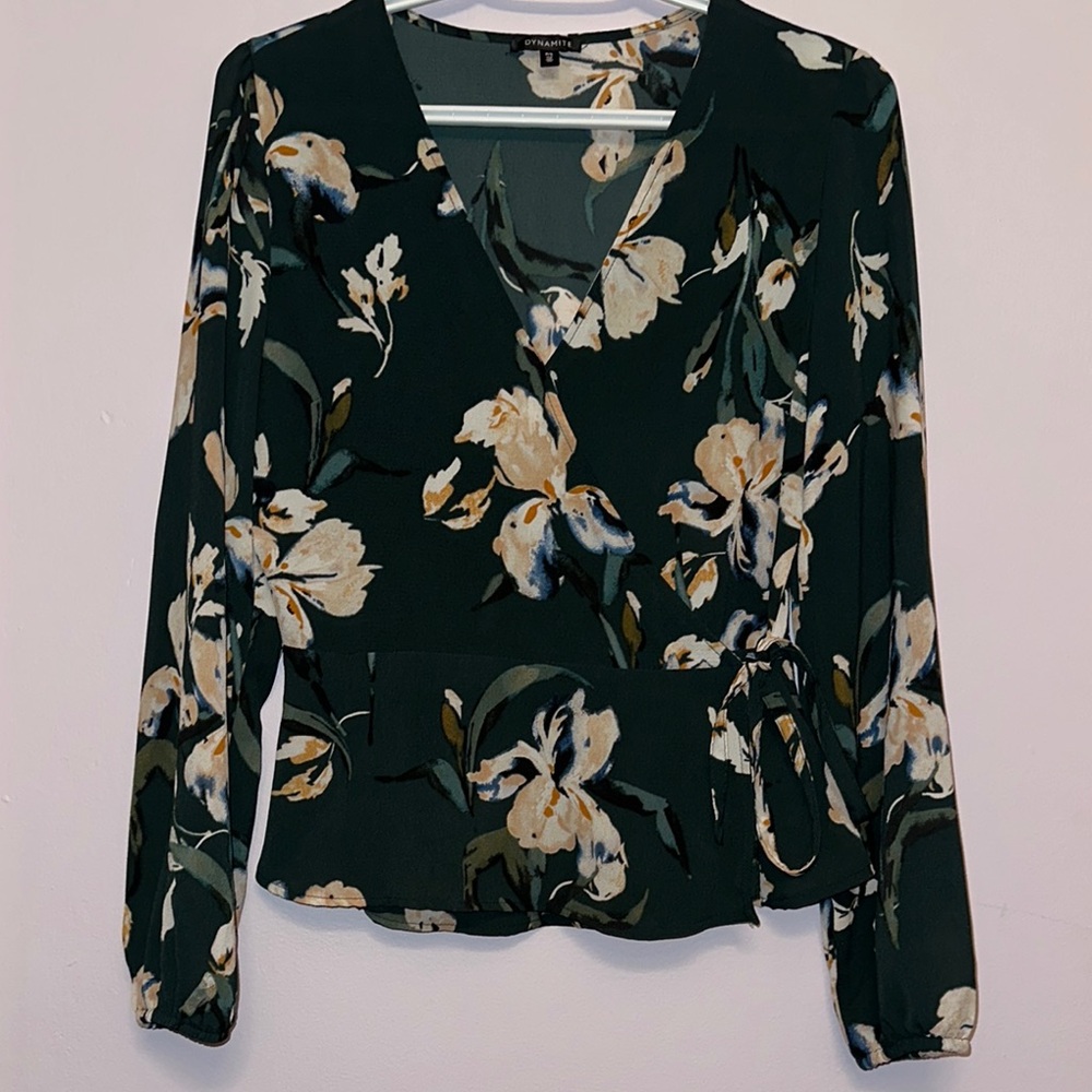 Dynamite V-Neck Long Sleeve Blouse